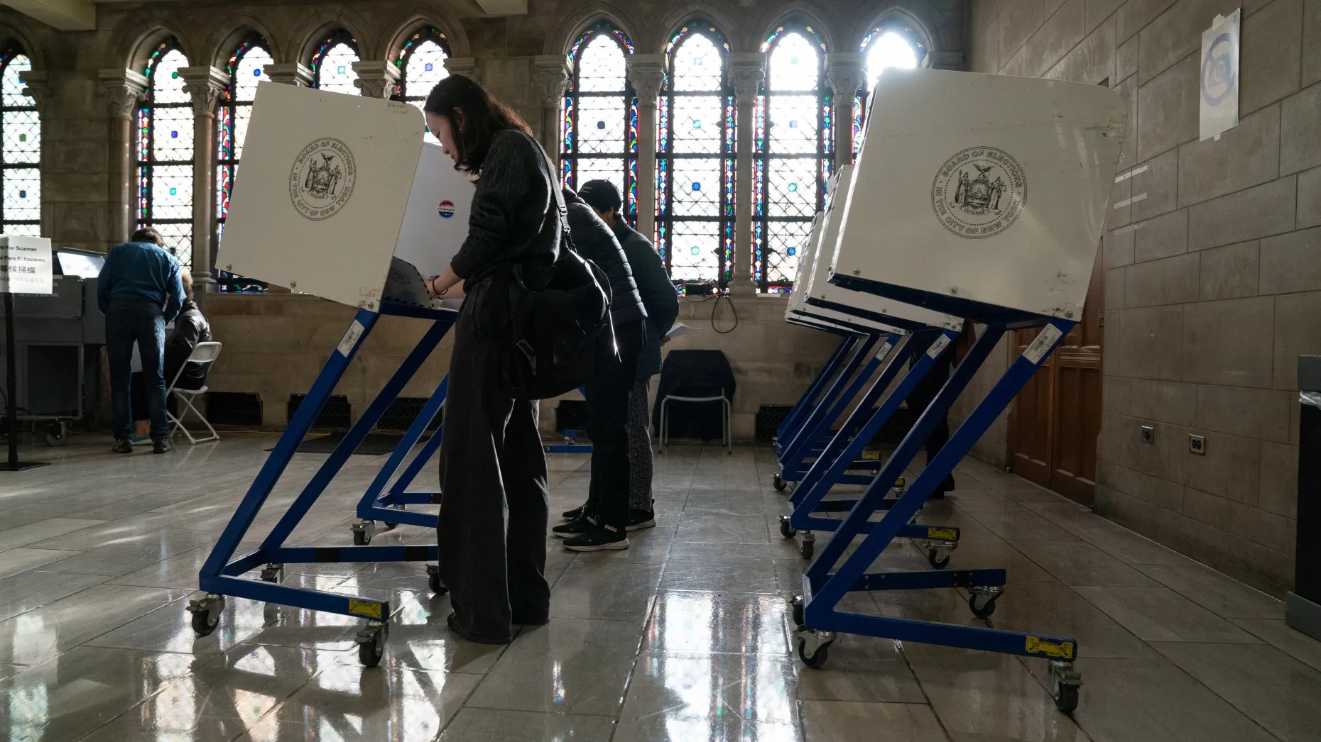 Daily News ; Les &eacute;lections &agrave; New York laissent les femmes de c&ocirc;t&eacute;
