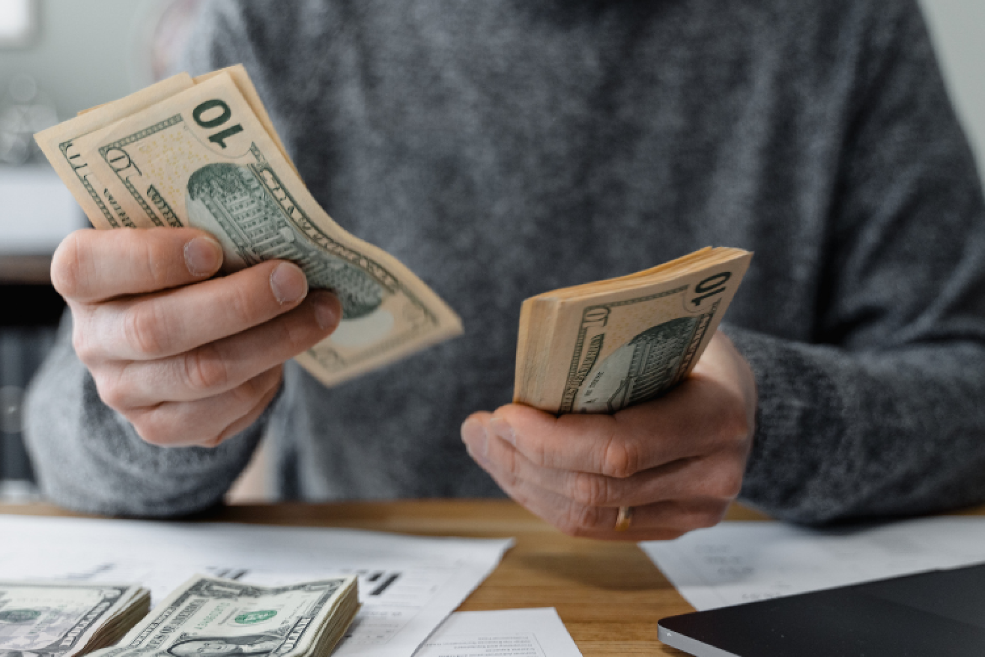 뉴욕의 모든 직급과 모든 산업에서 남성이 여성보다 더 많은 수입을 올립니다.